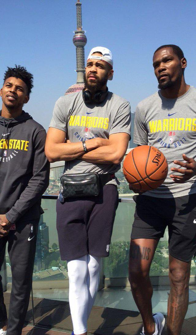 形成自下而 形成自下而