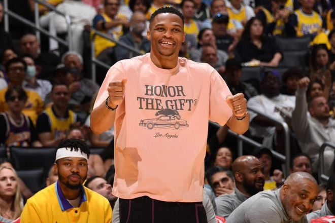 播中聊到周 播中聊到周